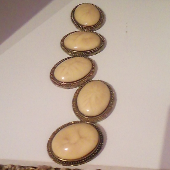 Pretty necklaces - Picture 2 of 5